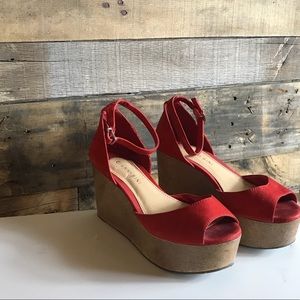 Gianni Bini Leather Platform Sandals 6